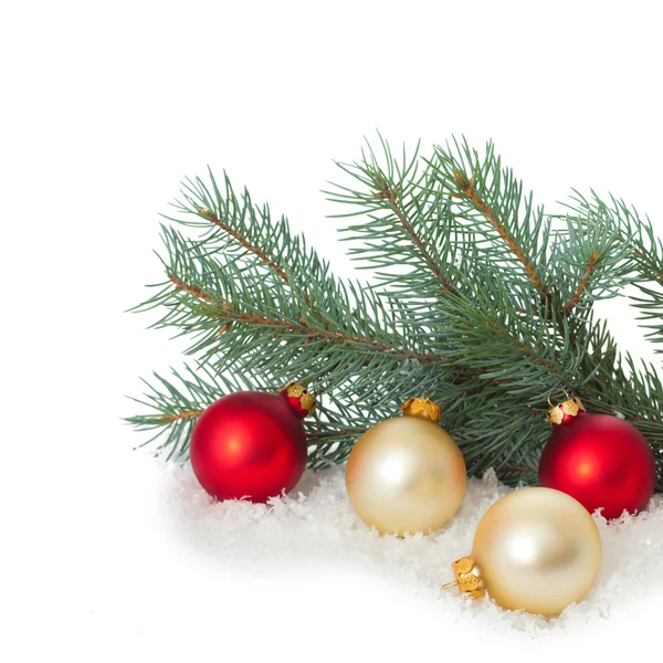 Kerstboom met kerstballen — Stockfoto