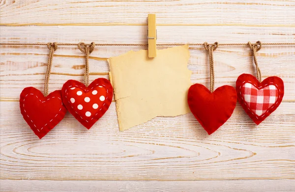 Valentines Vintage Handmade Hearts over Wooden Background. — Stock Photo, Image