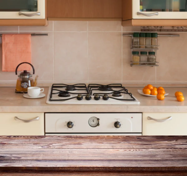 Cozinha interior mesa de madeira — Fotografia de Stock