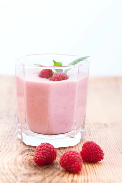 Sommar bär smoothie med mynta — Stockfoto