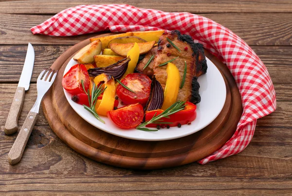 Lunch meat with vegetables, horizontally — Stock Photo, Image