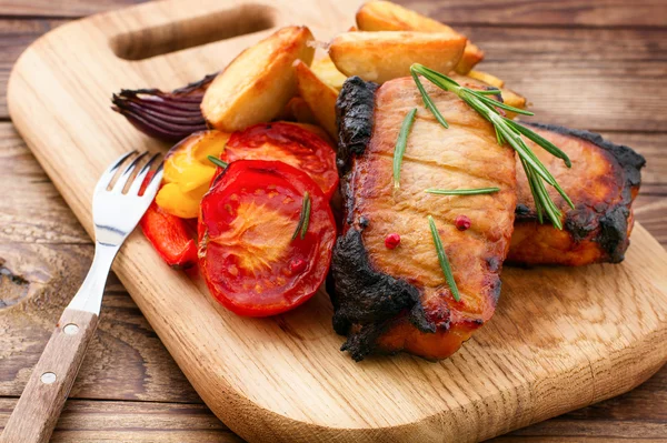 Lunch meat with vegetables, horizontally — Stock Photo, Image