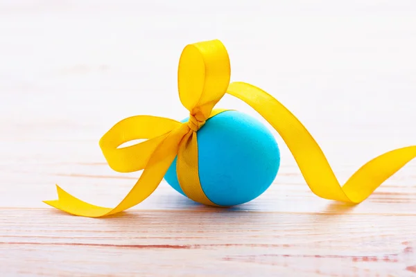 Easter eggs on wooden background — Stock Photo, Image