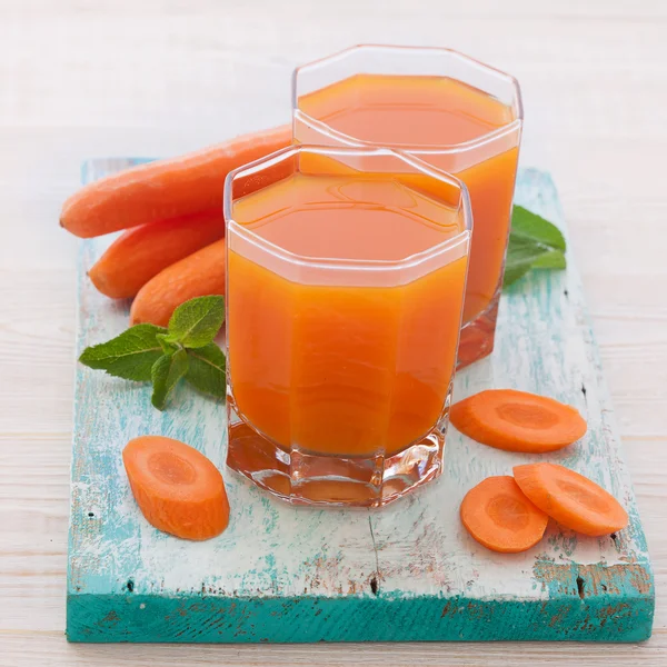 Karottensaft und Gemüse — Stockfoto