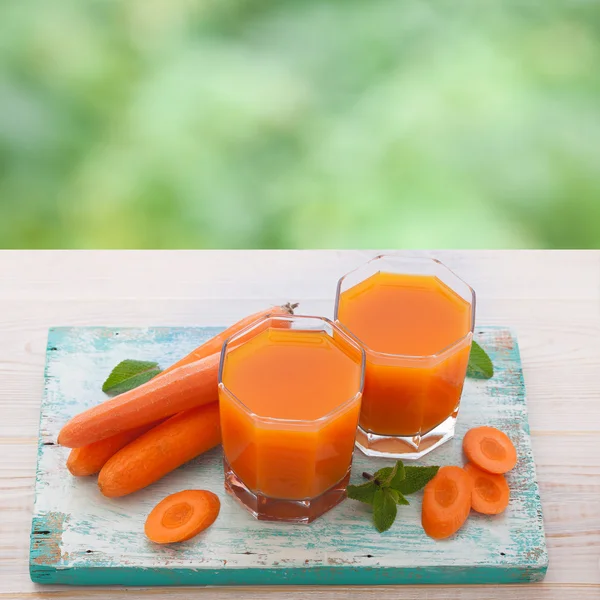 胡萝卜汁和蔬菜 — 图库照片