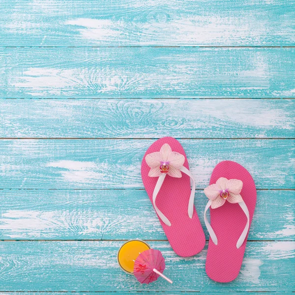 Summer, wooden walkway, beach accessories mock up for design — Stock Photo, Image