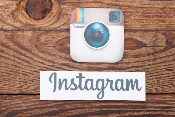Instagram emblémát papírra nyomtatva — Stock Fotó