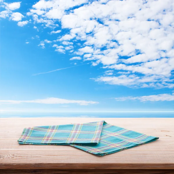 Empty table and tablecloth. — Stock Photo, Image