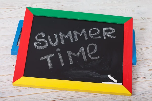 本文の黒板その夏の時間 — ストック写真