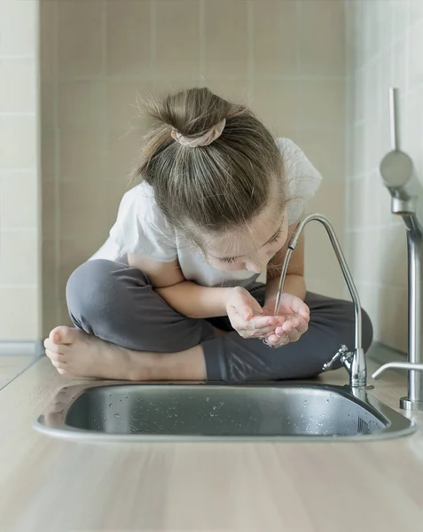 Caucasian Little Girl Drinking Water Tap Faucet Kitchen Hands Open — Stock Photo, Image