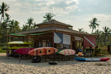 Ngwesaung, Myanmar - 29 Aralık 2019: Divemya Tüplü dalış, Kano, Sörf ve Eğlence Faaliyetleri Merkezi 29 Aralık 2019 tarihinde Ngwesaung, Myanmar
