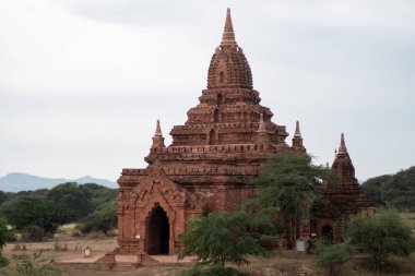 BAGAN, NYAUNG-U, MYANMAR - 2 HAZİRAN 2020: Eski Pagan krallığından tarihi ve dini bir tapınak