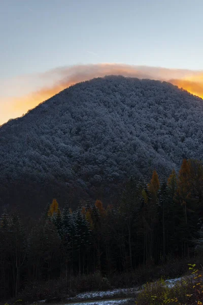 Winterlandschap Besneeuwde Bergen — Stockfoto