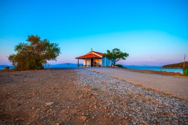 Sahilde gün batımı