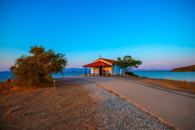 Sahilde gün batımı