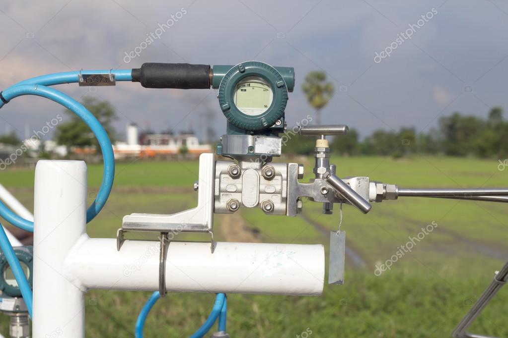 Pressure transmitter in oil and gas process