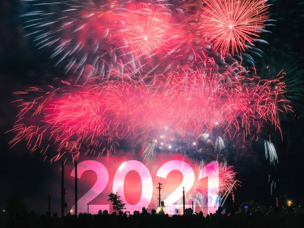 Frohes Neues Jahr 2021 Karte Auf Rotem Feuerwerkshintergrund — Stockfoto