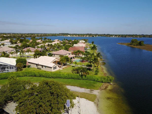 Suburban Waterfront Residential Community Florida Aerial View — Fotografia de Stock