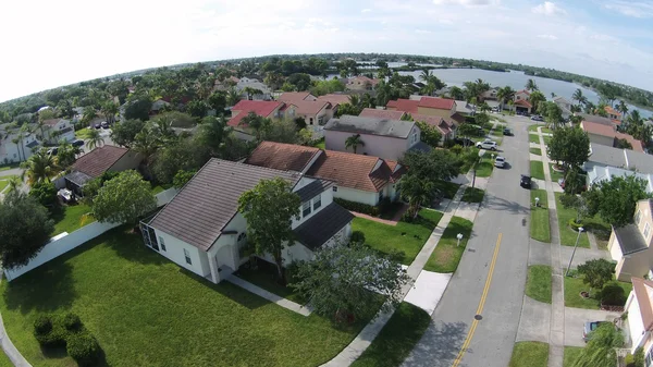 Vista aérea de casas suburbanas —  Fotos de Stock