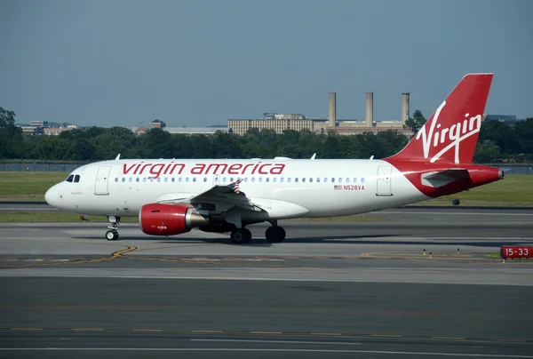 Virgin America yolcu uçağı — Stok fotoğraf