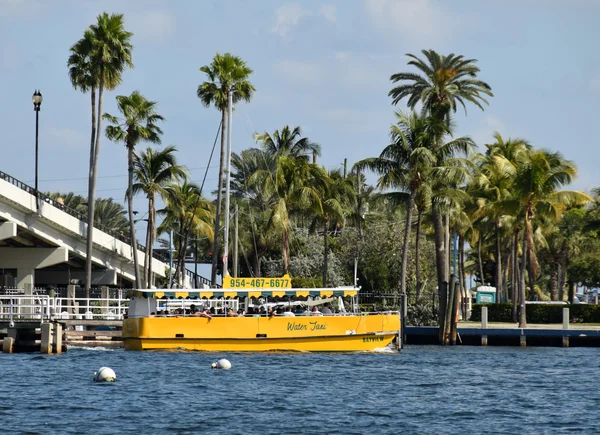 Fort Lauderdale watertaxi — Stockfoto