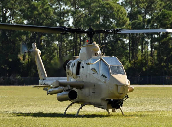 Antiguo helicóptero de la era de Vietnam — Foto de Stock