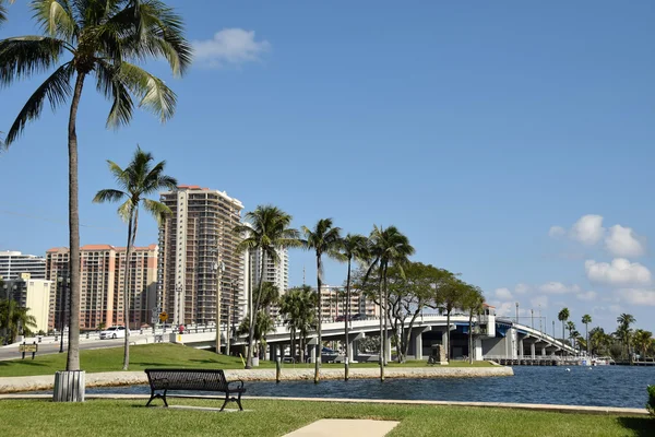 Via d'acqua e ponte a Fort Lauderdale Florida — Foto Stock