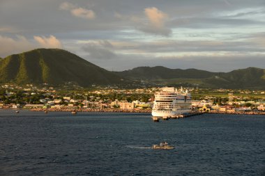 Basseterre, St Kitts ve Nevis başkenti