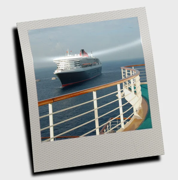 Polaroid slide with cruise ship — Stock Photo, Image