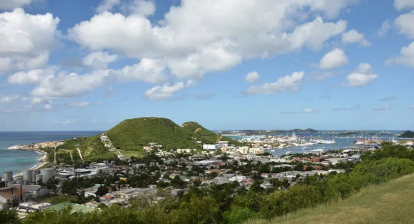 Küstenlandschaft von st maarten — Stockfoto