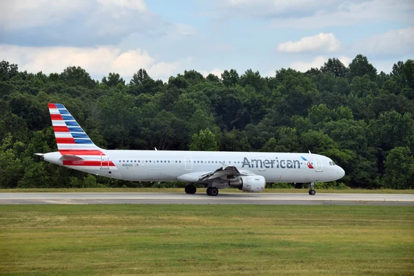 Amerikanische Fluggesellschaft airbus a-321 — Stockfoto