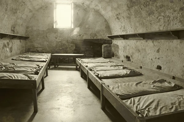Старая тюремная камера — стоковое фото