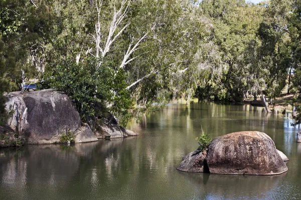 Garganta de granito perto de Mareeba vista do rio — Fotografia de Stock