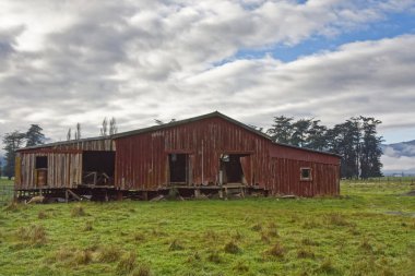 paslı eski ahır veya döken