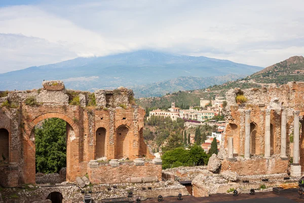 Detail Řeckého Amfiteátru Sopka Etna Taormina Vzadu Taormině City Sicílie — Stock fotografie