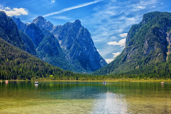 Sjön Toblach Hdr — Stockfoto