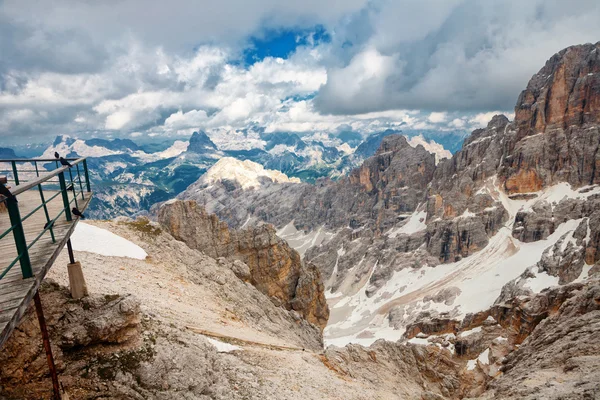 白云岩，意大利的山峰 — 图库照片