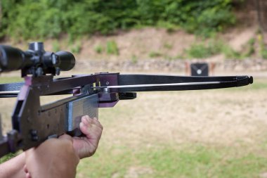 Kapsamlı bir yaylı tüfek ile hedefleme