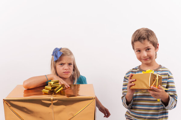 Разные подарки, разные эмоции
