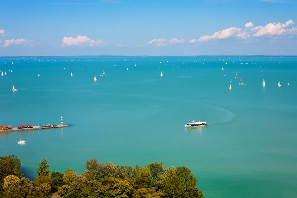 Lake Balaton with lots of ships — Stock Photo, Image