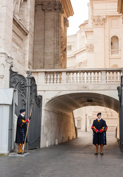 Swiss Guards in Vatican City — Stock Photo, Image