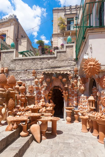 Keramik souvenirbutik i Taormina — Stockfoto