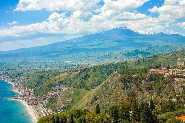 Taormina'nın Giardini Naxos Körfezi — Stok fotoğraf