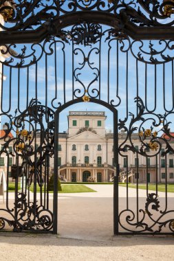 Giriş veya Esterhazy Palace