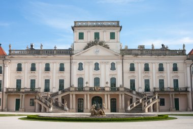 Fertod sarayda Esterhazy