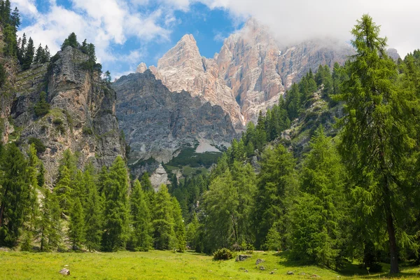 As Dolomitas na Itália perto de Cortina — Fotografia de Stock