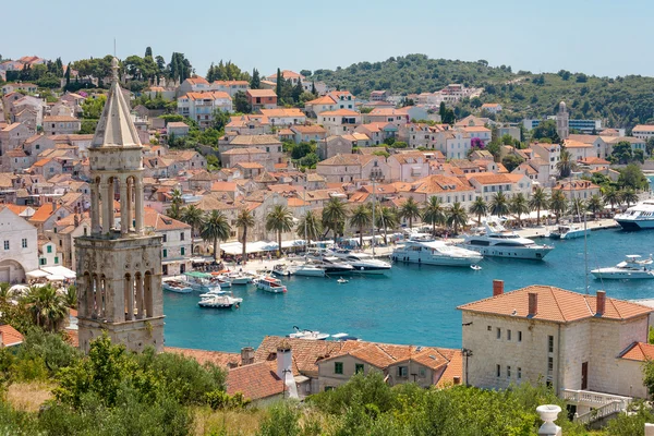 Hvar met de haven in Kroatië — Stockfoto