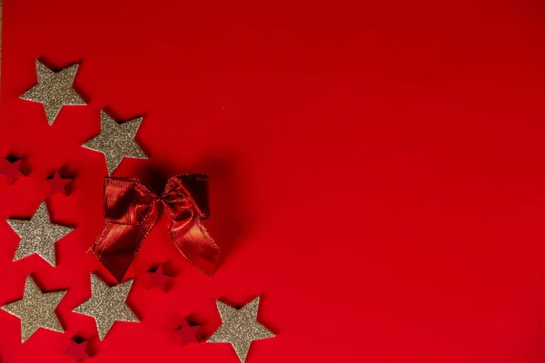 Χριστουγεννιάτικη Σύνθεση Διακοπών Κόκκινο Φόντο Αντίγραφο Χώρο Για Κείμενό Σας — Φωτογραφία Αρχείου
