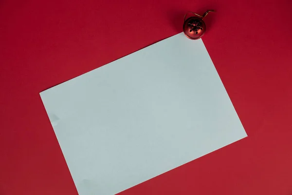 Yeni yıl dekorasyonu ve çerçevesi metin için uygun. Noel, tatil, gün sayma, çerçeve. Düz çizgi