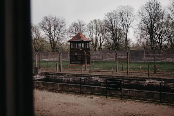 Auschwitz Polonia 2019 Vista Desde Interior Uno Los Cuarteles Hacia — Foto de Stock